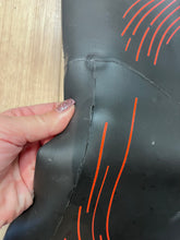 Load image into Gallery viewer, Pre Loved Blueseventy Fusion Triathlon Wetsuit Men&#39;s SM (787) - Grade A