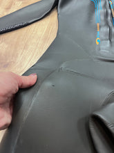 Load image into Gallery viewer, Pre Loved Blueseventy Fusion Triathlon Wetsuit Womens WMA (776)- Grade B