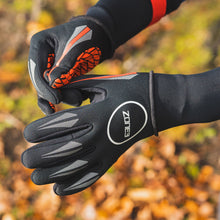 Load image into Gallery viewer, Zone3 Neoprene Swimming Gloves - Tri Wetsuit Hire