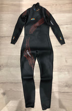 Load image into Gallery viewer, Blueseventy Fusion Triathlon Wetsuit Mens EX HIRE (Small Medium)