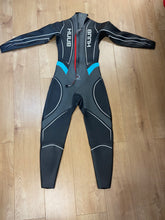 Load image into Gallery viewer, Pre Loved HUUB AEGIS Womens Wetsuit ML (331) - Grade B